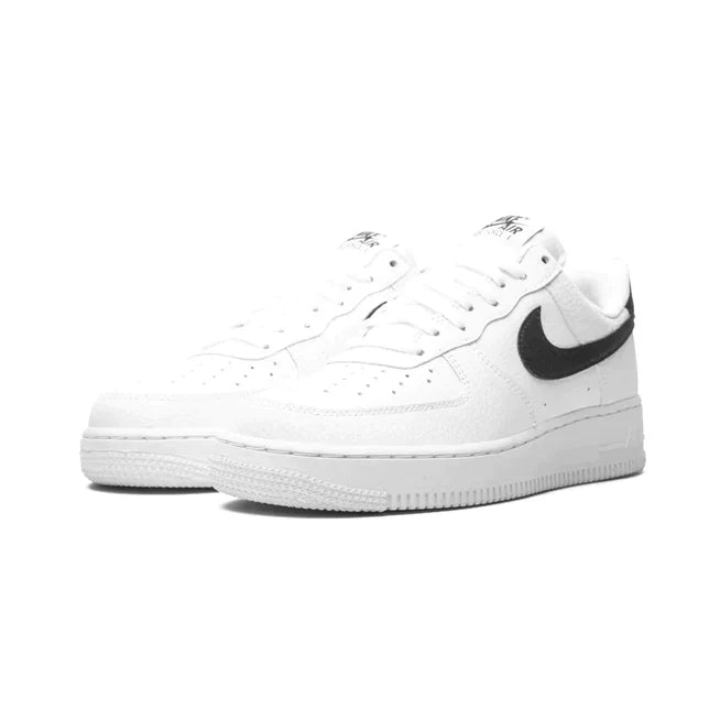 Nike Air Force 1 07 white black pebbled leather