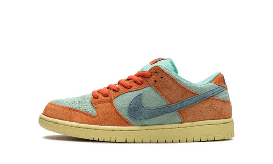 Nike SB Dunk Low orange emerald rise